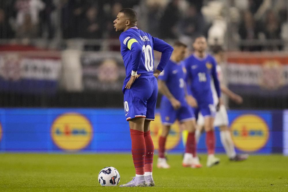 汉堡vs云达不莱梅：法比奥-维埃拉、洛孔加首发，菅原由势、施密德出战